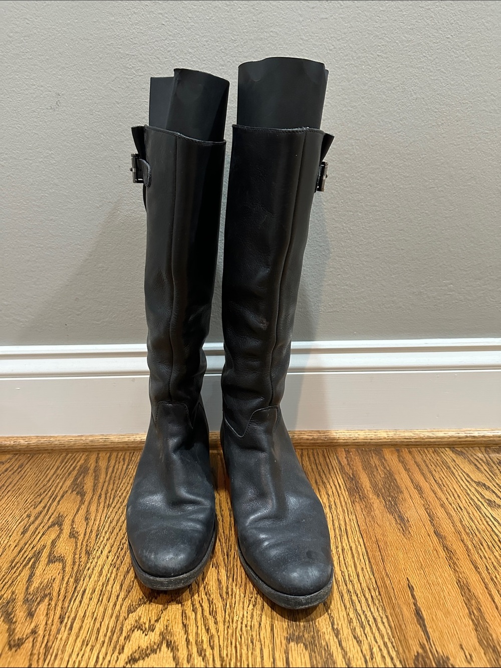 Women's Black Knee-High Heeled Boots with Side Buckle